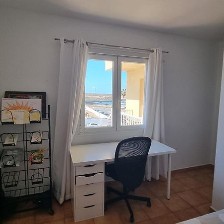 Gilda: Beautiful Spacious Apartment. Seaview From Rooftop Terrace Corralejo Eksteriør billede