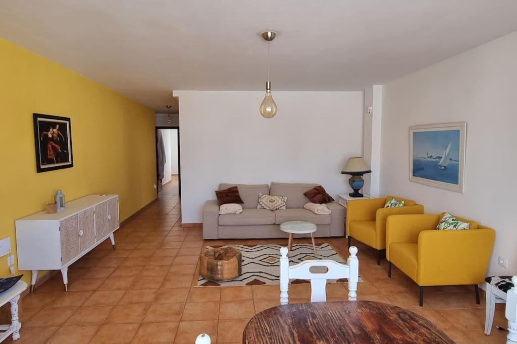 Gilda: Beautiful Spacious Apartment. Seaview From Rooftop Terrace Corralejo Eksteriør billede
